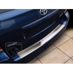 Nakładka z zagięciem na zderzak (stal szczotkowana) Toyota Avensis II Kombi