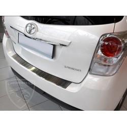 Nakładka z zagięciem na zderzak (stal szczotkowana) Toyota VERSO Minivan