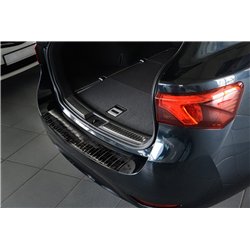 Listwa tylnego zderzaka Toyota Avensis Touring Sports Kombi FL 2015-2018