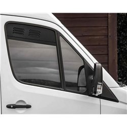 Osłony wentylacyjne szyb bocznych do Mercedes Sprinter 2018-