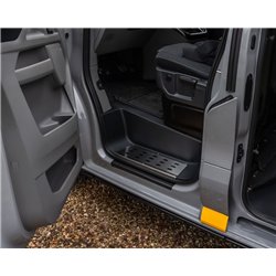 Nakładki na stopnie wewnętrzne przednie Volkswagen VW Caravelle (T7) 202