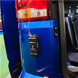 Gniazdo zasilania do zastosowań wewnętrznych 2X USB-A