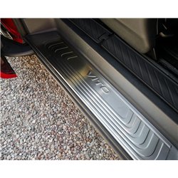 Nakładki na stopnie wewnętrzne Mercedes eVito W447 Pasuje tylko wersji z