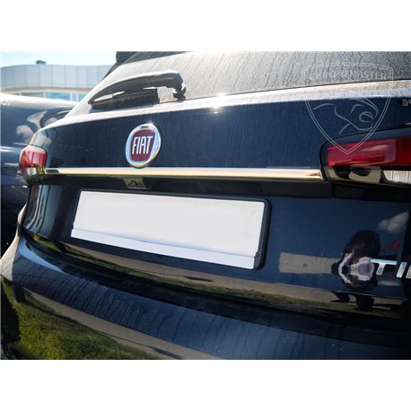 Listwa tylnej klapy nad tablicę Fiat Tipo Hatchback