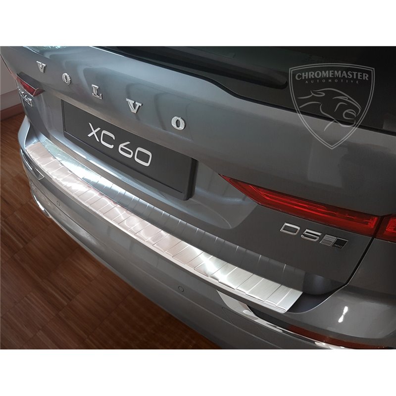 Nakładka z zagięciem na zderzak Volvo XC60 2017