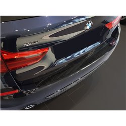 Listwa tylnego zderzaka do BMW 5 G31 Touring 2017+ grafit 